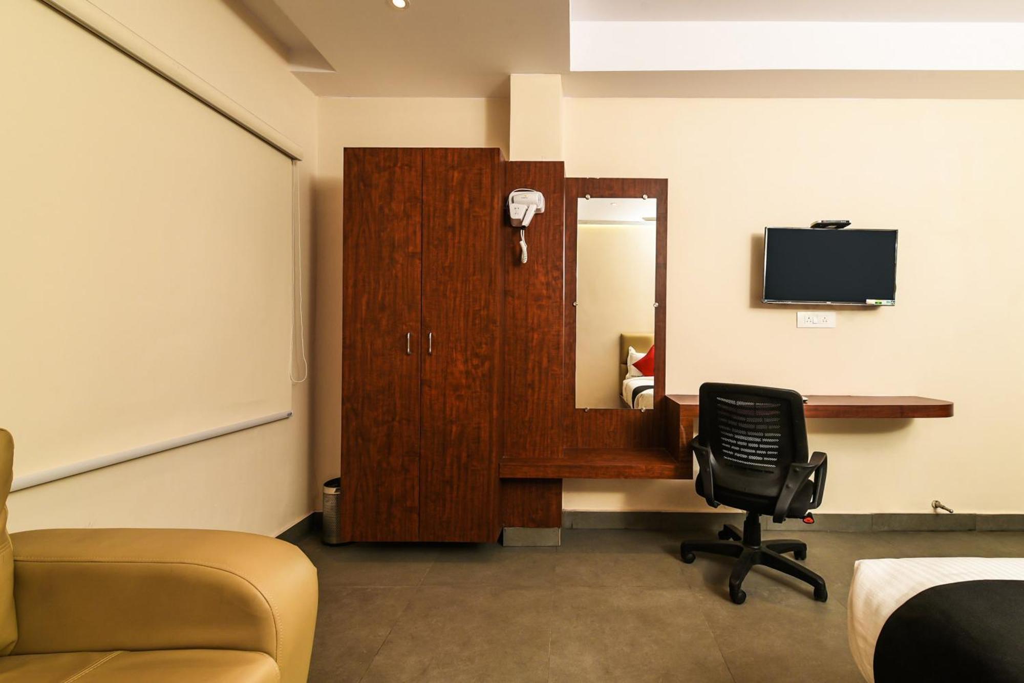 Super Capital O Siddartha Grand Hotel Vijayawada Exterior photo