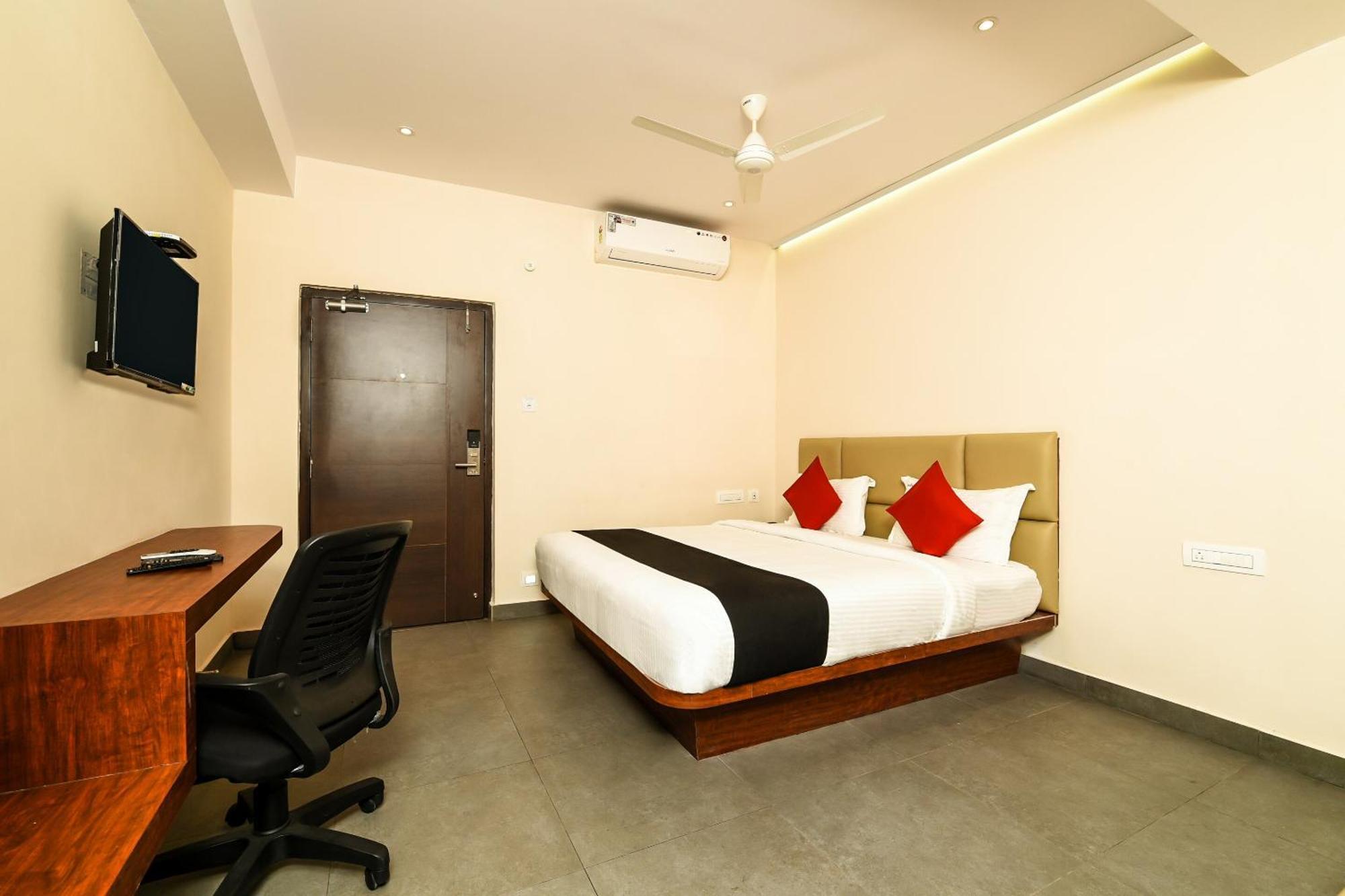 Super Capital O Siddartha Grand Hotel Vijayawada Exterior photo