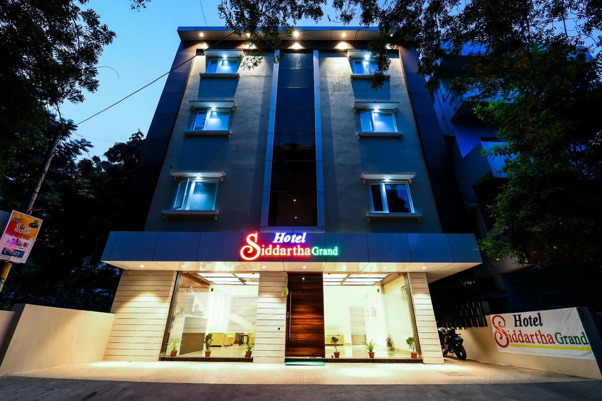 Super Capital O Siddartha Grand Hotel Vijayawada Exterior photo