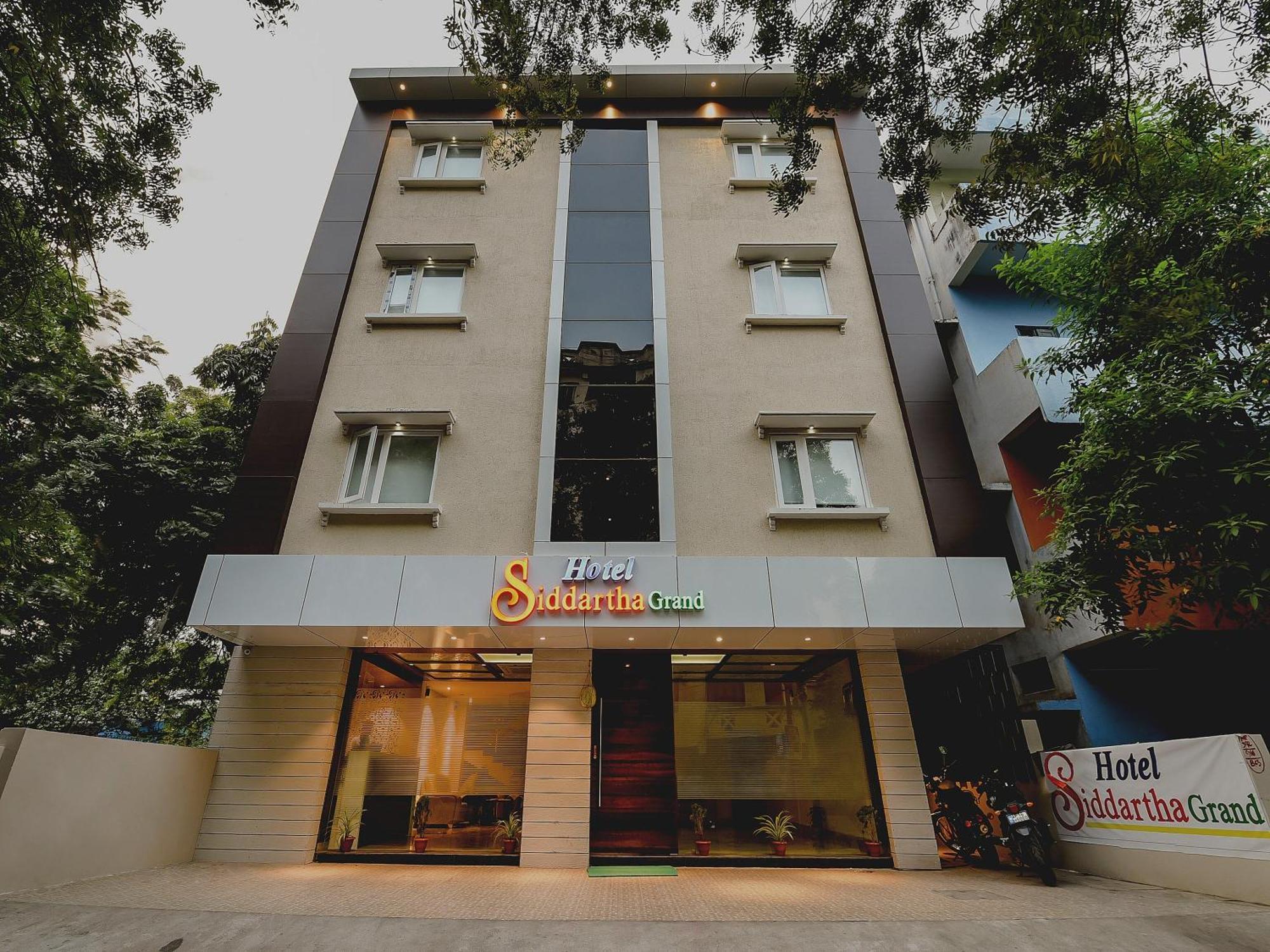 Super Capital O Siddartha Grand Hotel Vijayawada Exterior photo