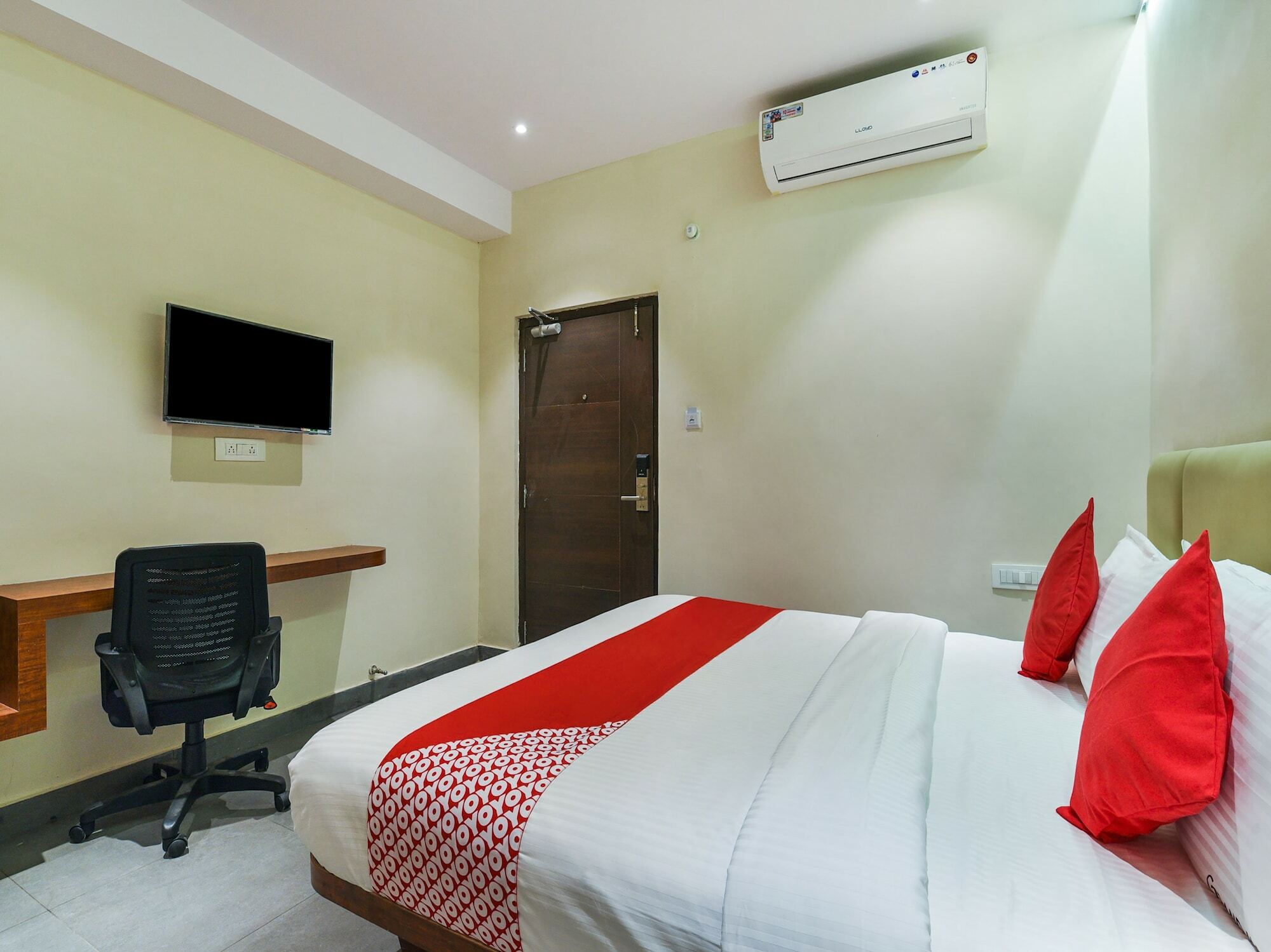 Super Capital O Siddartha Grand Hotel Vijayawada Exterior photo