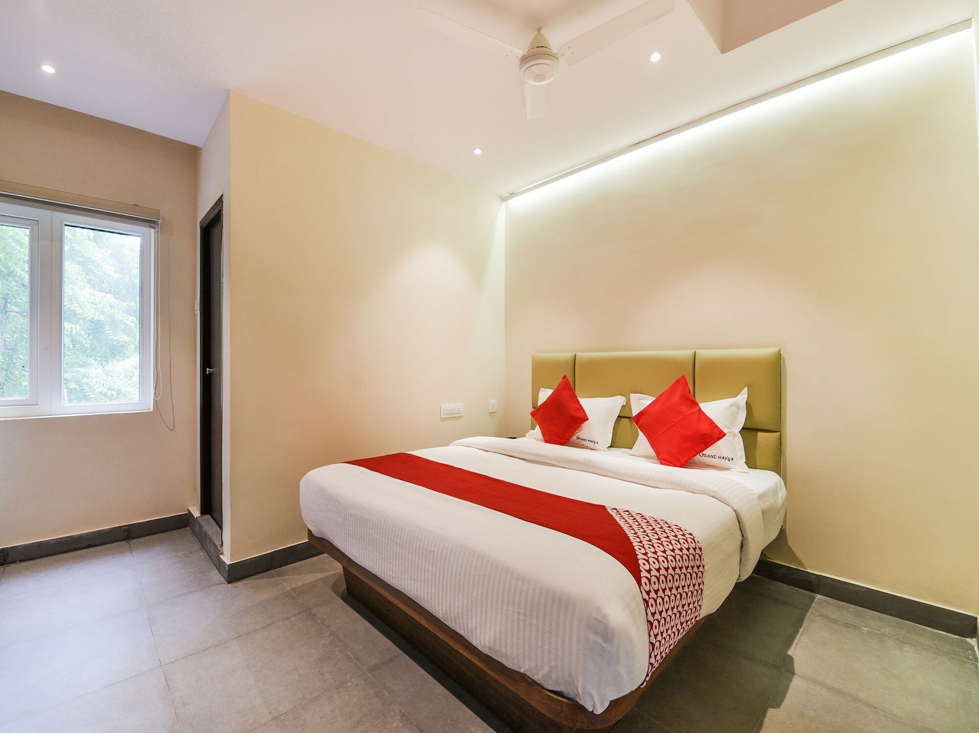 Super Capital O Siddartha Grand Hotel Vijayawada Exterior photo
